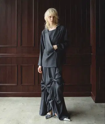 et.UNiVER Frourish attached dress 차콜