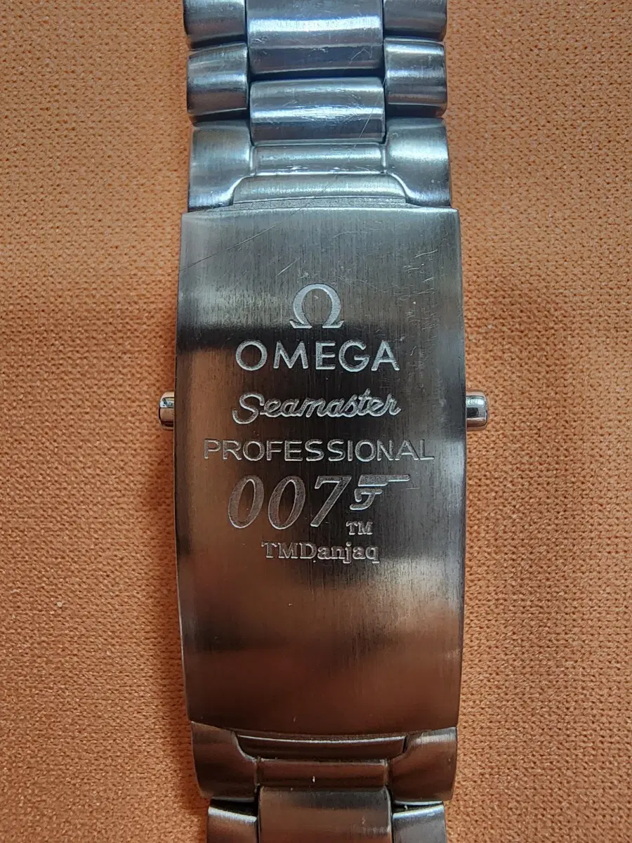 오메가 씨마스터 007시리즈 22미리 브레이슬릿 판매합니다