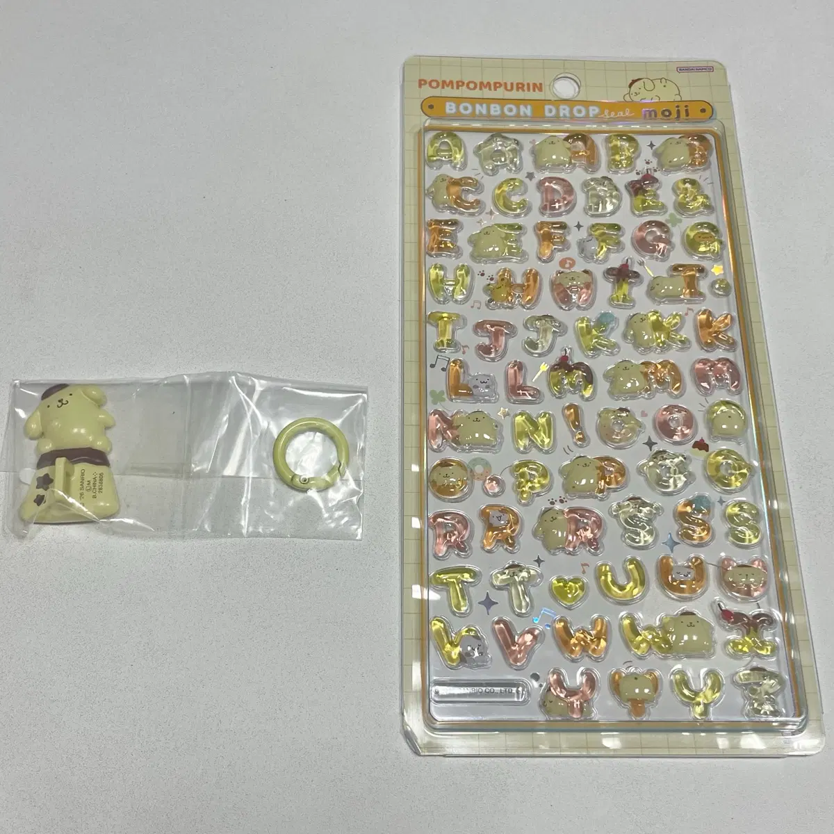 산리오 폼폼푸린 알파벳 봉봉 스티커 & 행거 가챠