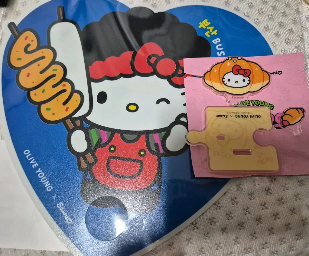 올리브영 헬로키티 아크릴 스탠드