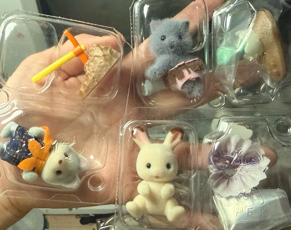 실바니안 일본 랜덤 피규어 고양이 토끼 늑대