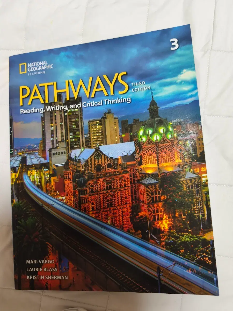 내셔널지오그래픽 Pathways 3 Teachers Book