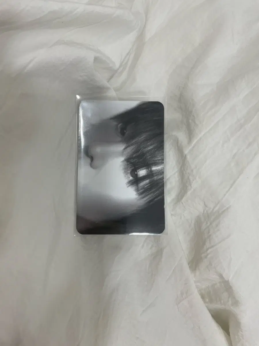지드래곤 특전 포카 팝니다
