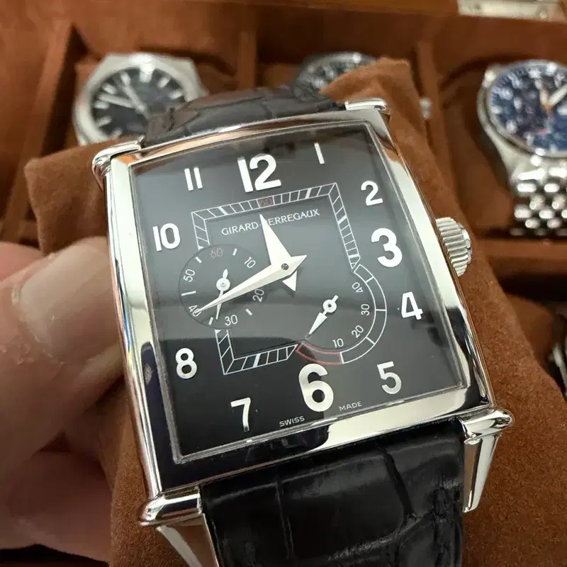 지라드페르고 Vintage 1945 Power Reserve Black