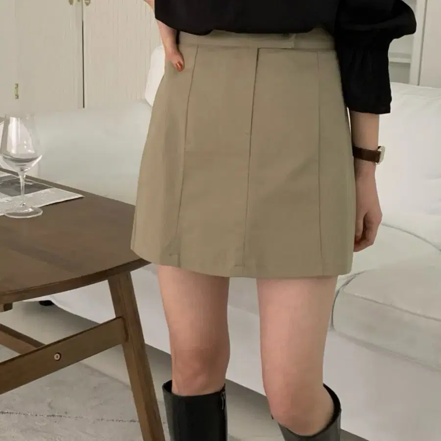 가을 뒷밴딩 기본 미니 스커트 출근룩 오피스룩 하객룩 에이블리 지그재그