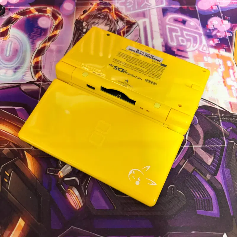 닌텐도 DS LITE 포켓몬센터 피카츄 하우징 게임기