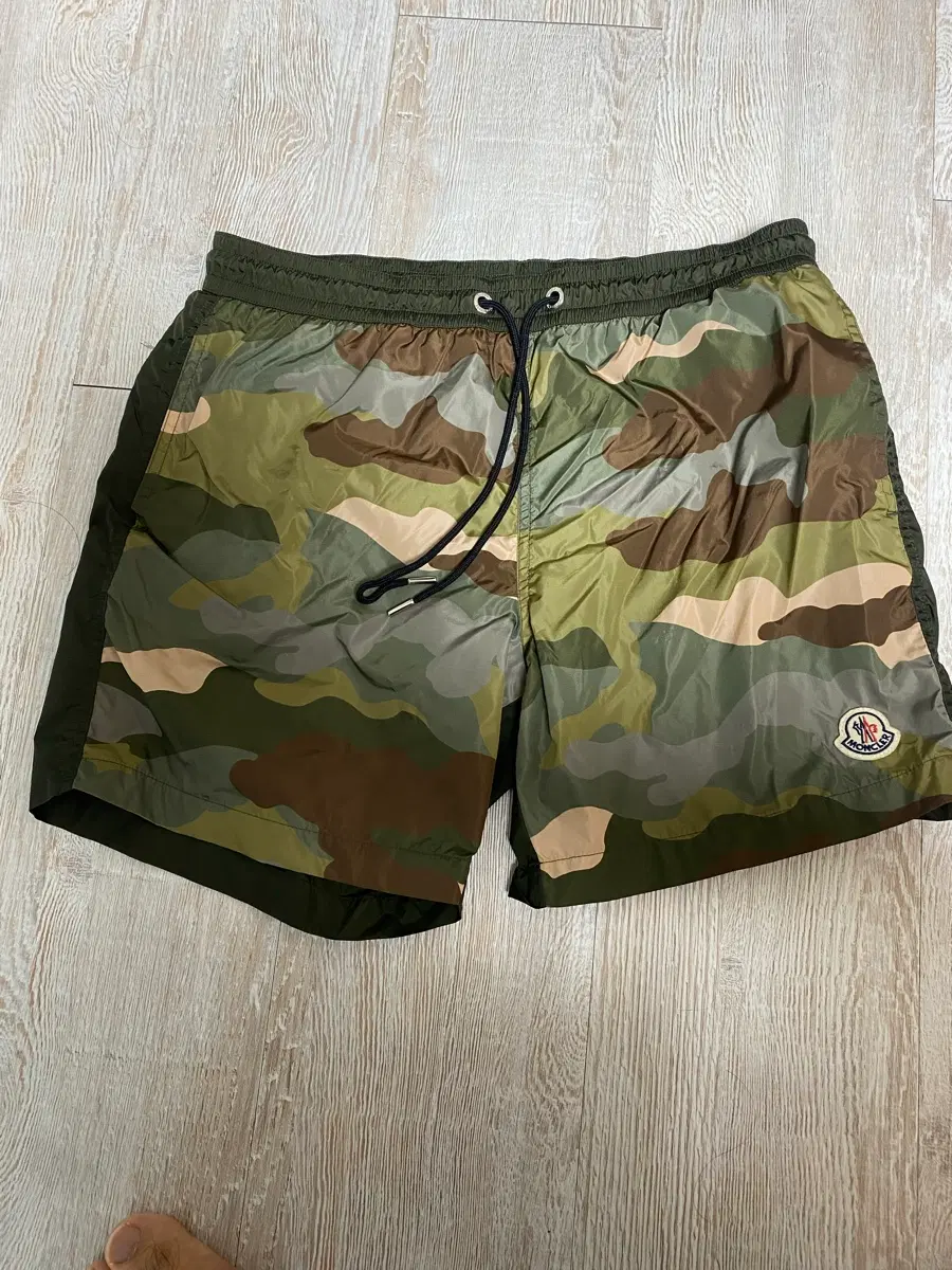 몽클레어 카모 패턴 수영복 라지