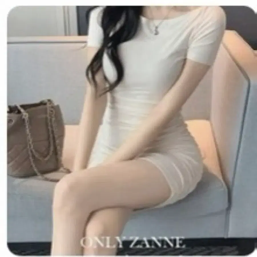 잔느 입술넥 오프숄더 셔링 반팔 원피스 크림