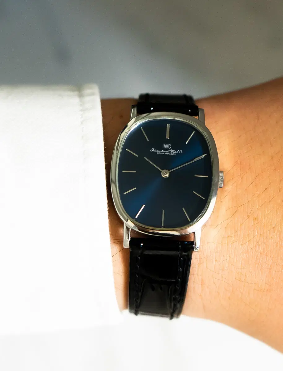 IWC 엘립스 네이비 빈티지 수동 시계