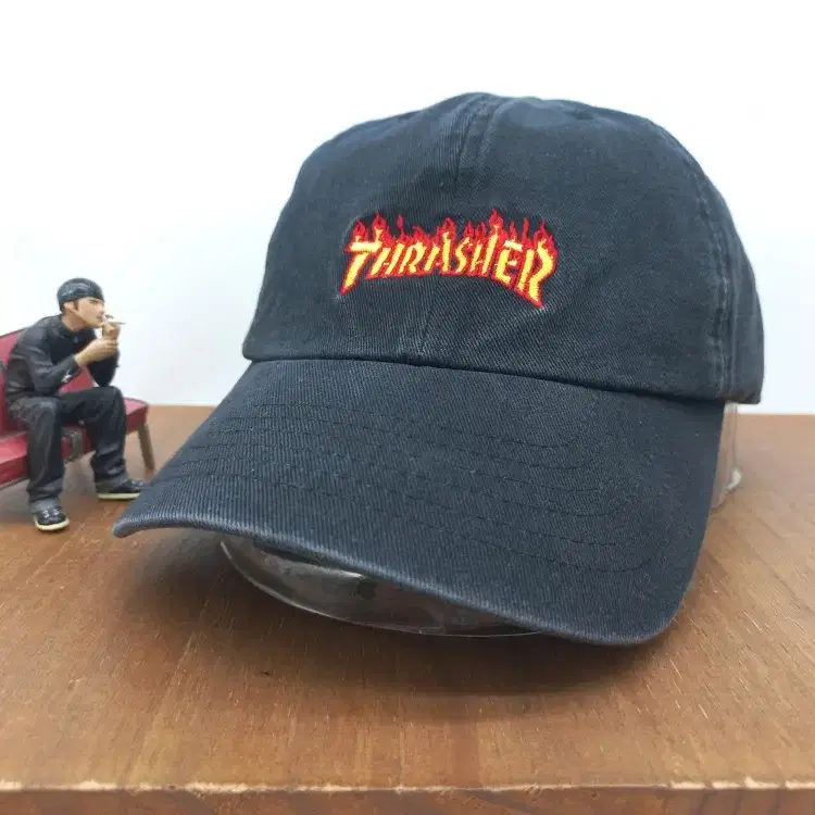 트래셔 THRASHER 샌프란시스코 매거진 로고 스케이트보드 스트릿 볼캡 야구 모자 블랙