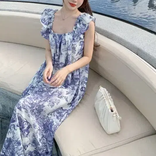 (새상품) 휴양지 수채화 프릴 롱원피스