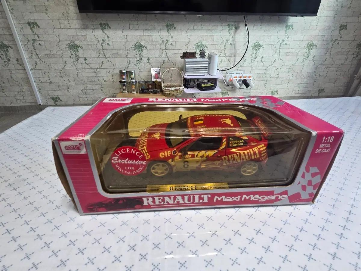 anson 1/18 다이캐스트 르노 맥시메간 랠리카