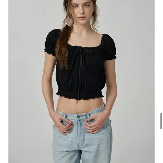 더바넷 Rudy shirring puff Top