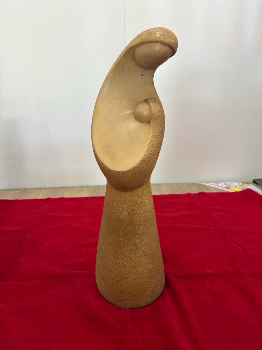 현대적 감성의 미니멀 성모자상 조각상 (높이 48cm)