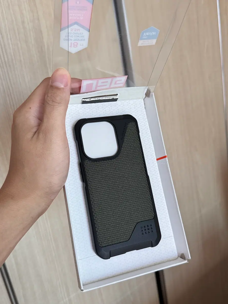 아이폰 15프로 UAG 케이스 메트로폴리스 LT 케블라 올리브