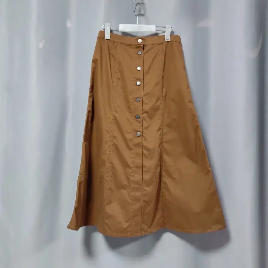 유니클로 A라인 버튼 면 스커트