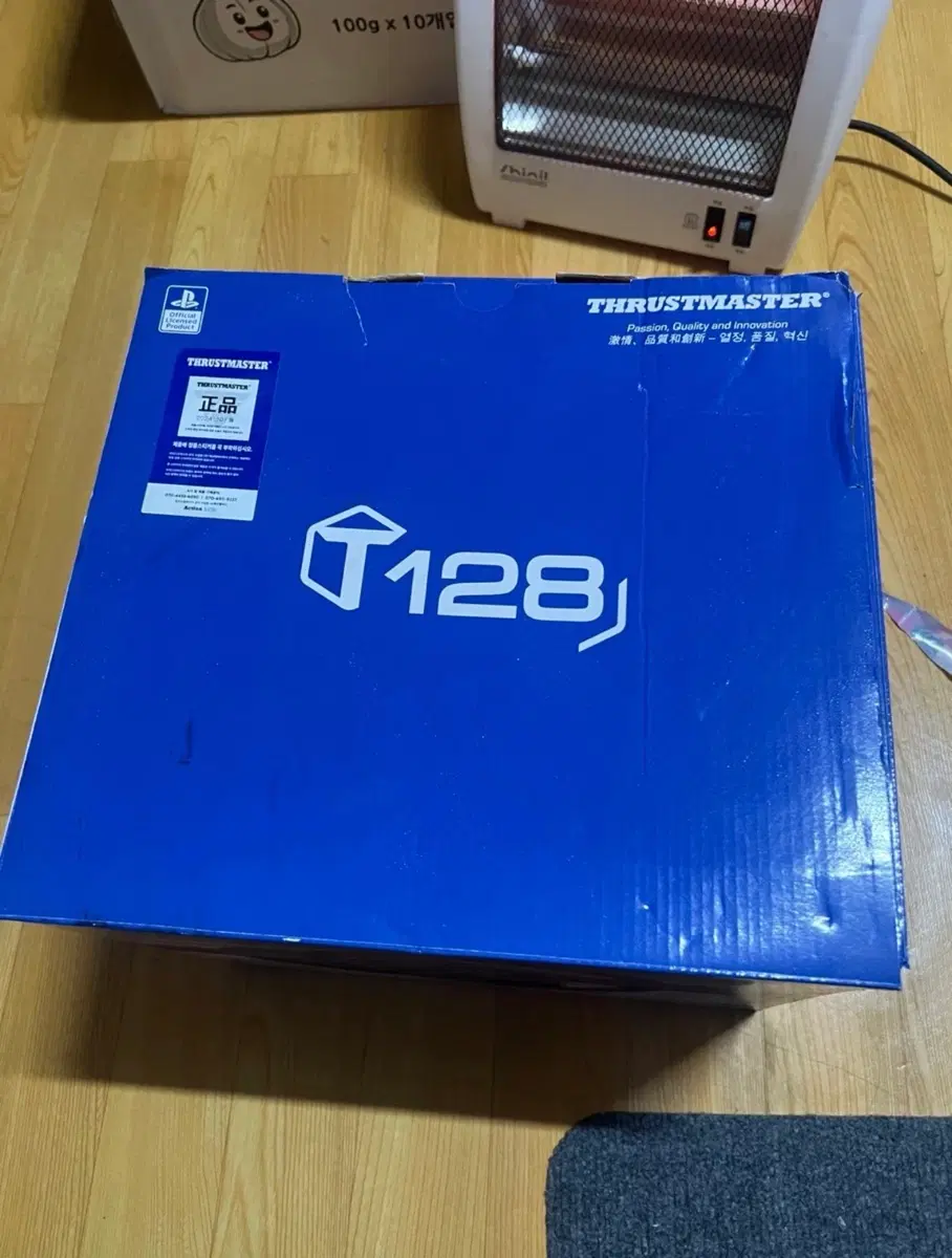 트러스트마스터 T128 레이싱 휠 세트