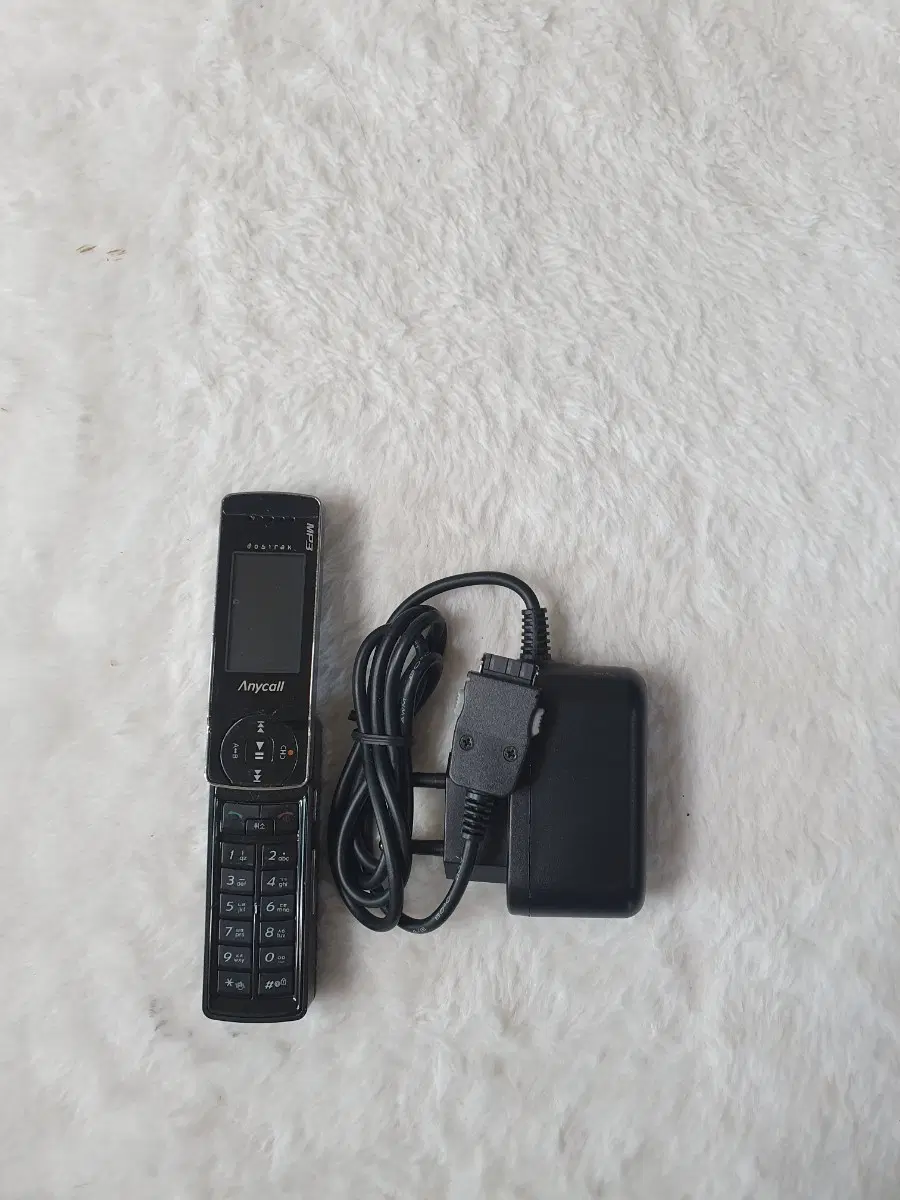SPH-S4300 뮤직스틱폰 목걸이형MP3폰 소장용 수집용 24핀충전기포함