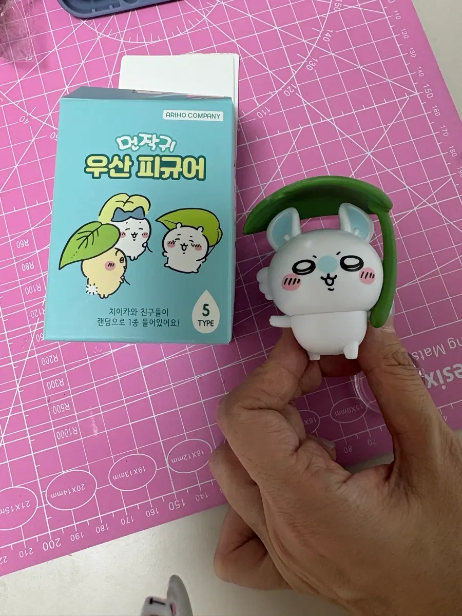 치이카와 우산 모몽가 피규어