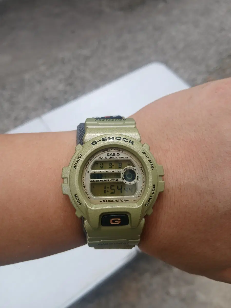 90년대 빈티지 카시오 G-SHOCK DW-6900 시계