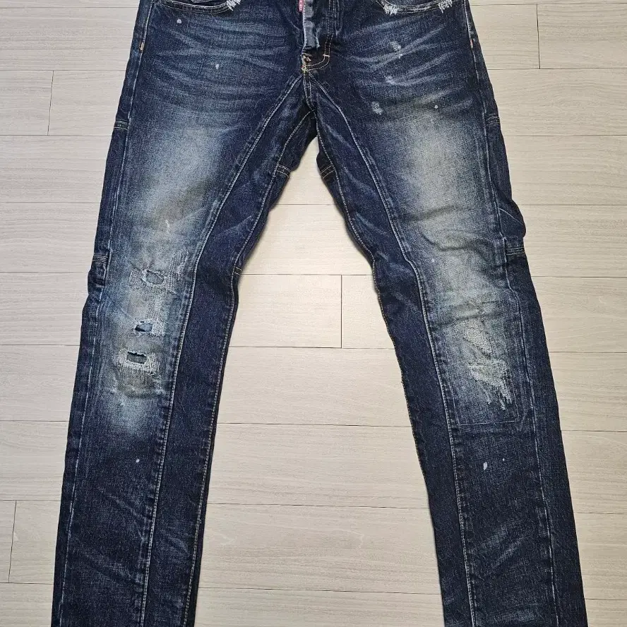 디스퀘어드2 워싱 데미지 청바지