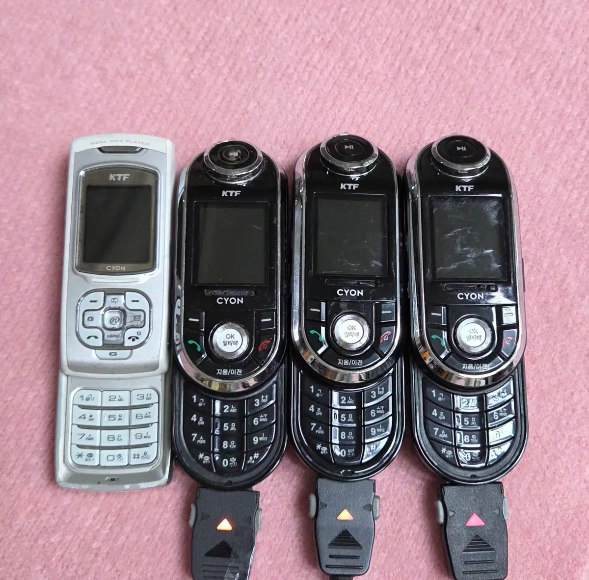 LG-KP4700 , lg-kp4400 싸이언 리얼mp3폰 정상