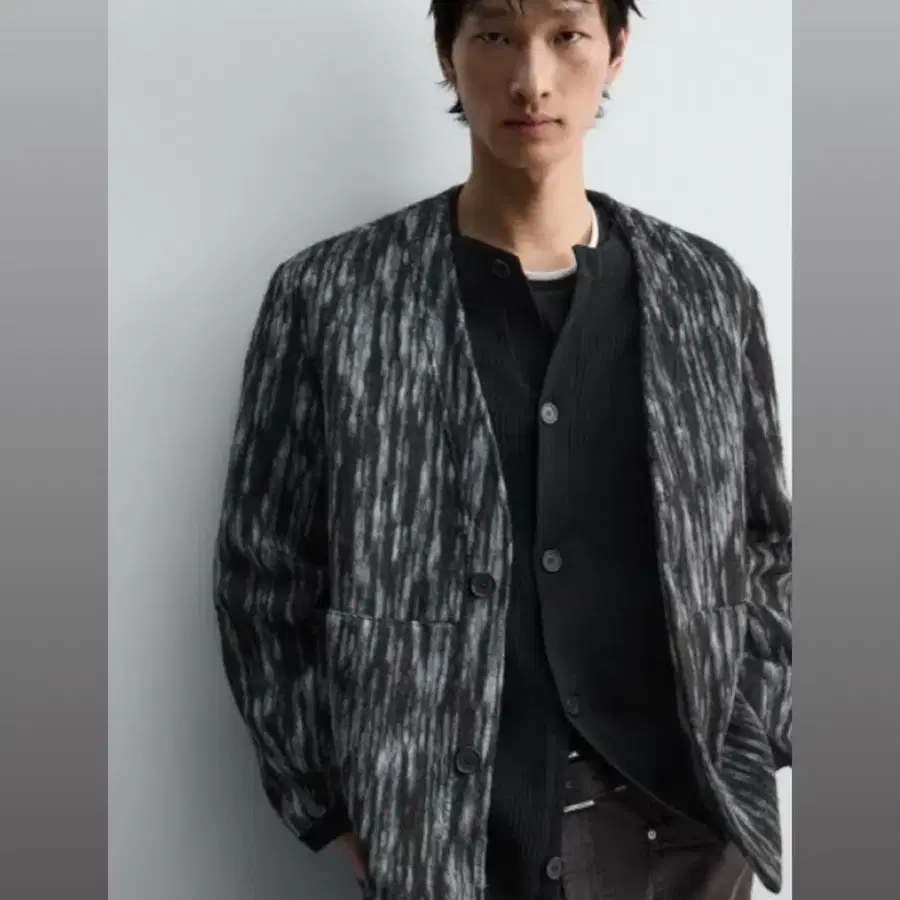 (새상품) ZARA 자라 앱스트랙트 자카드 가디건 자켓 L사이즈