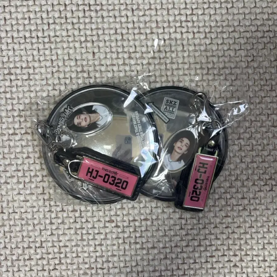 디스앤댓 한정반 트럭 현진 거울 키링 양도