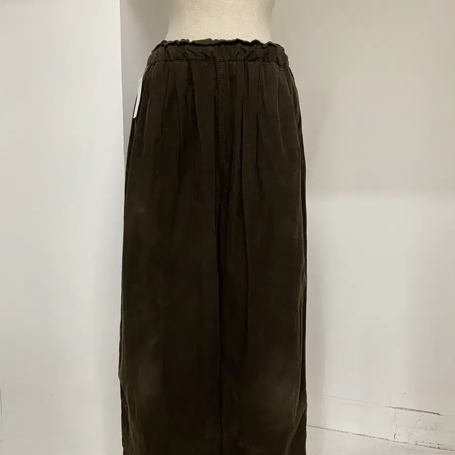딥브라운 코듀로이 배기pt