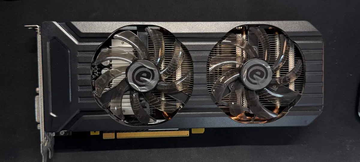 이엠텍 지포스 GTX 1060 3GB 그래픽카드 판매합니다.