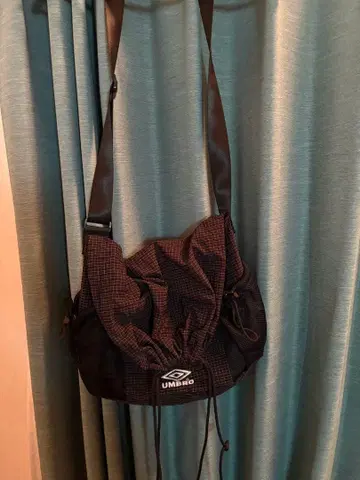 UMBRO 숄더백 블랙