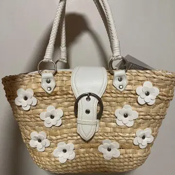 tocco closet 플라워 모티브 바스켓백