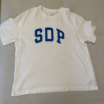 스차다라파 GAP SDP 티셔츠