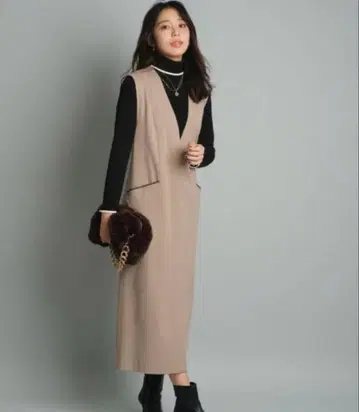 저스길리티 V넥 점프 스커트