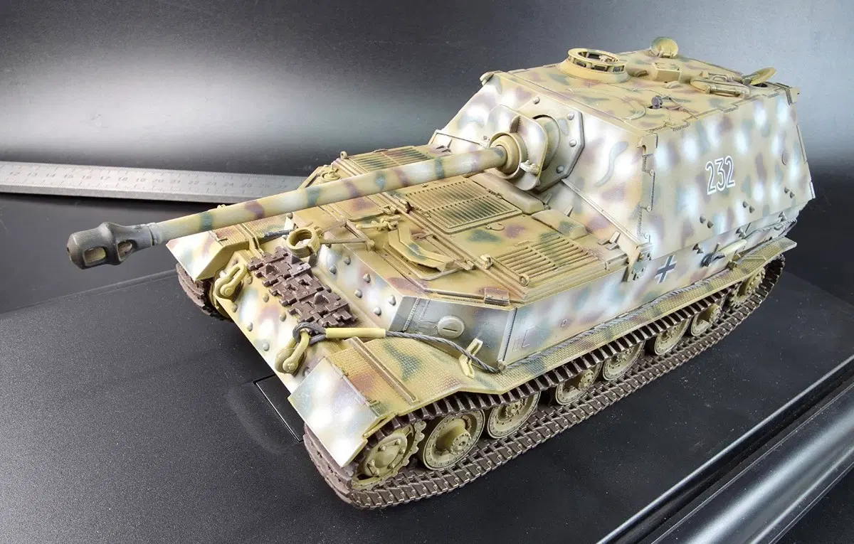 Dragon Armor 1/35 Sd.Kfz.184 Elefant #232 완성품