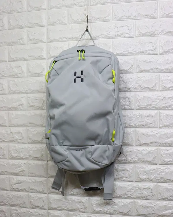 R196 미사용 Haglofs /백팩18L /여행 등산배낭/사놀까