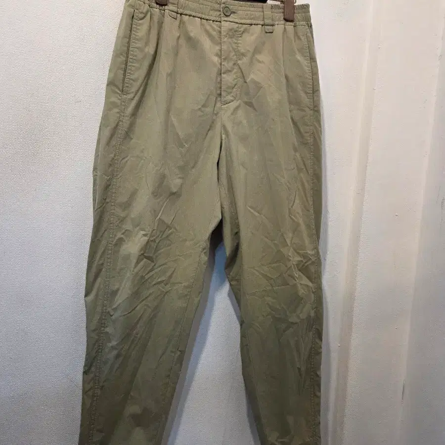 시스템 카키색 면바지 가76
