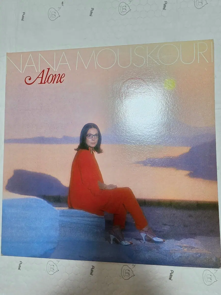 나나 무스쿠리 LP Alone