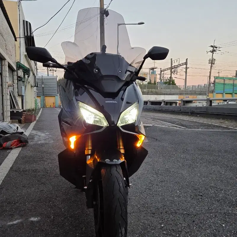 23년식 포르자 750