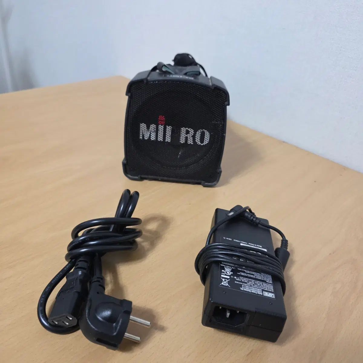 MIPRO 휴대용 앰프스피커 MA-100SU