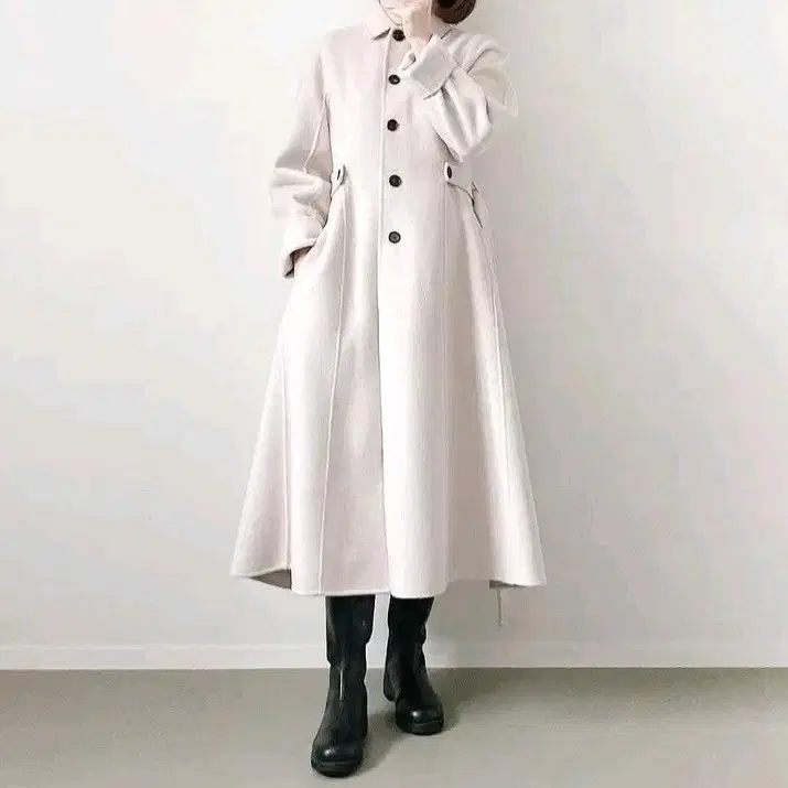 인투더150 플레어 코트