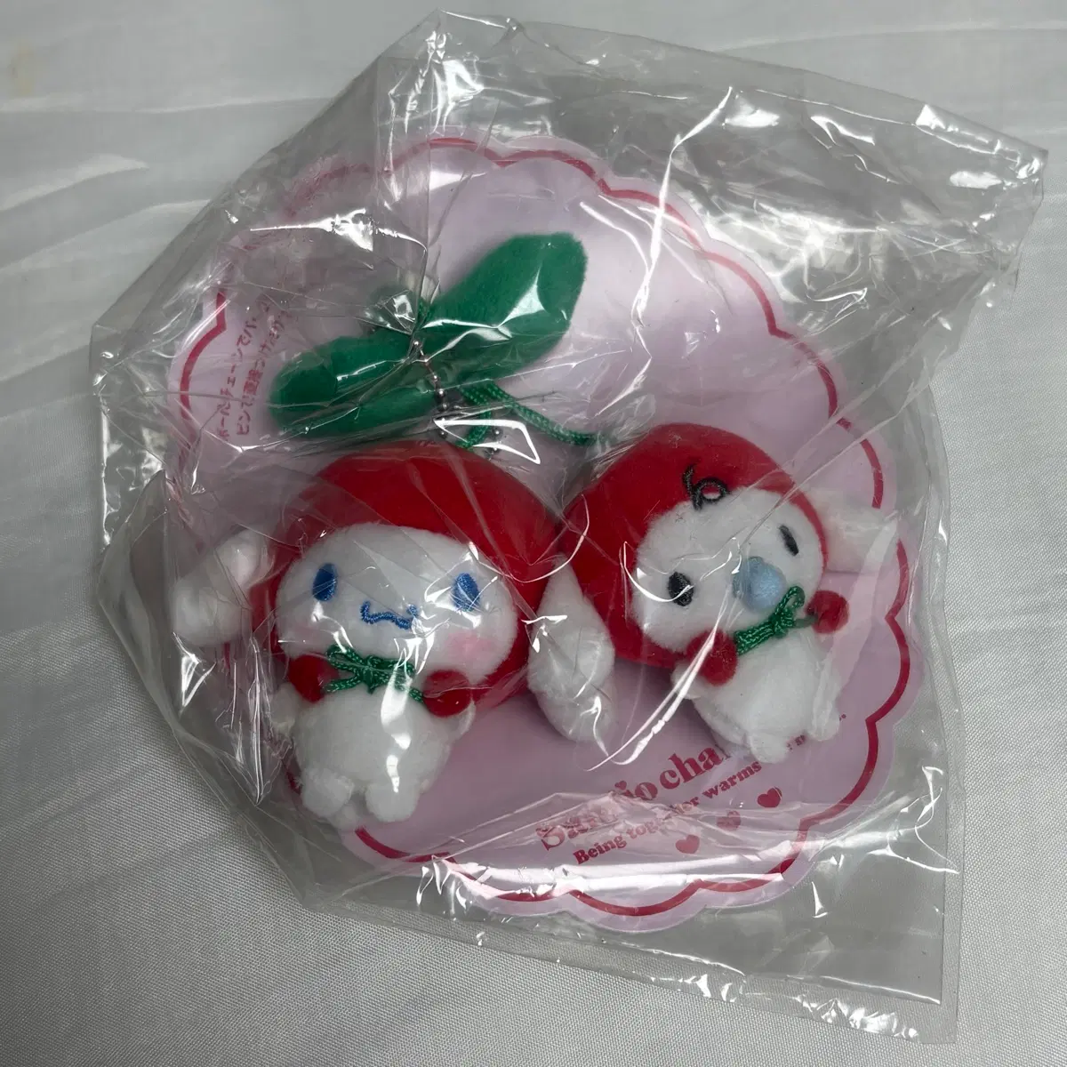 산리오 봄색 하루이로 시나모롤&밀크 체리 볼체인 브로치