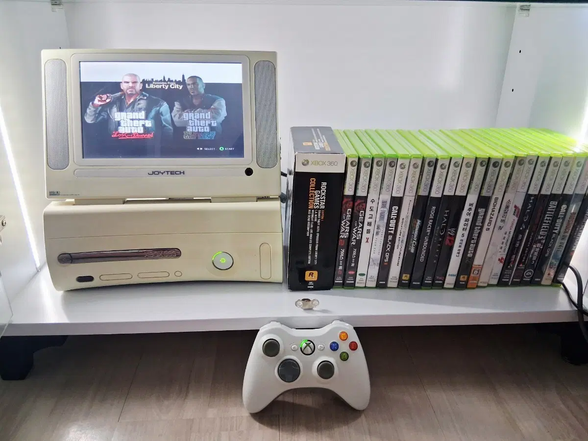 Xbox 360 초기모델 + 조이테크 일체형 모니터 + 게임팩 25개 판매