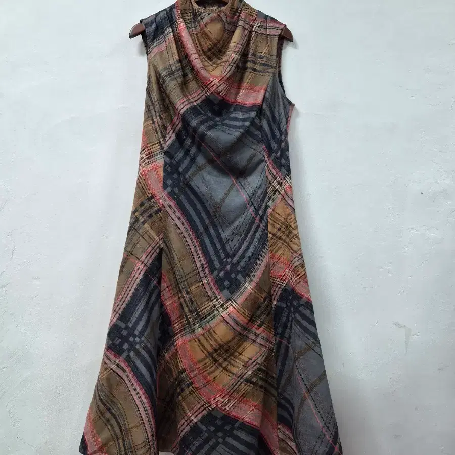 새상품) YORK TARTAN 민소매 원피스
