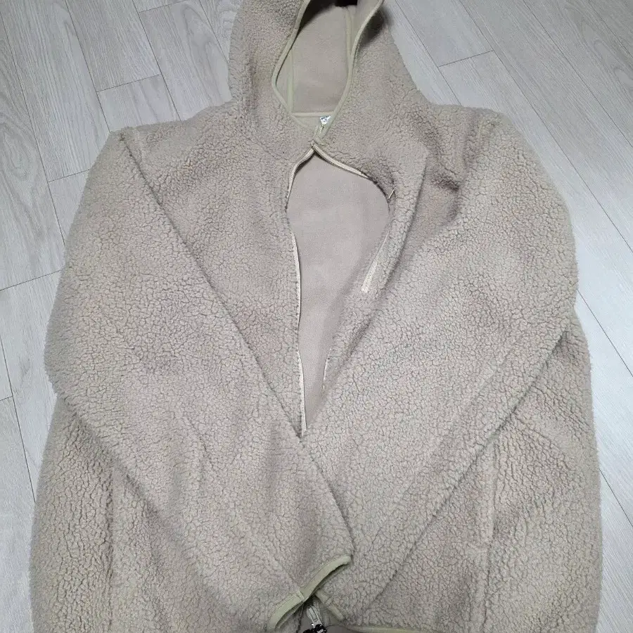 유니클로 뽀글이 후드집업 XL