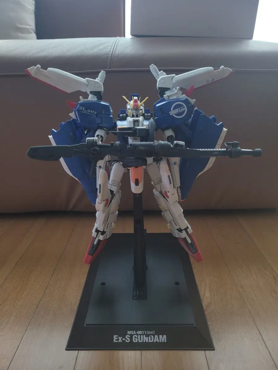 MG EX - S 건담 조립품 일부도색
