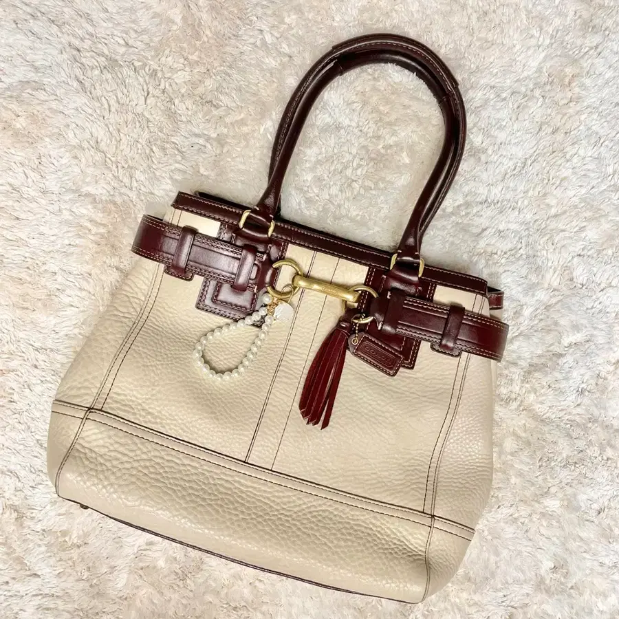 코치 햄튼 새첼 아이보리 숄더백