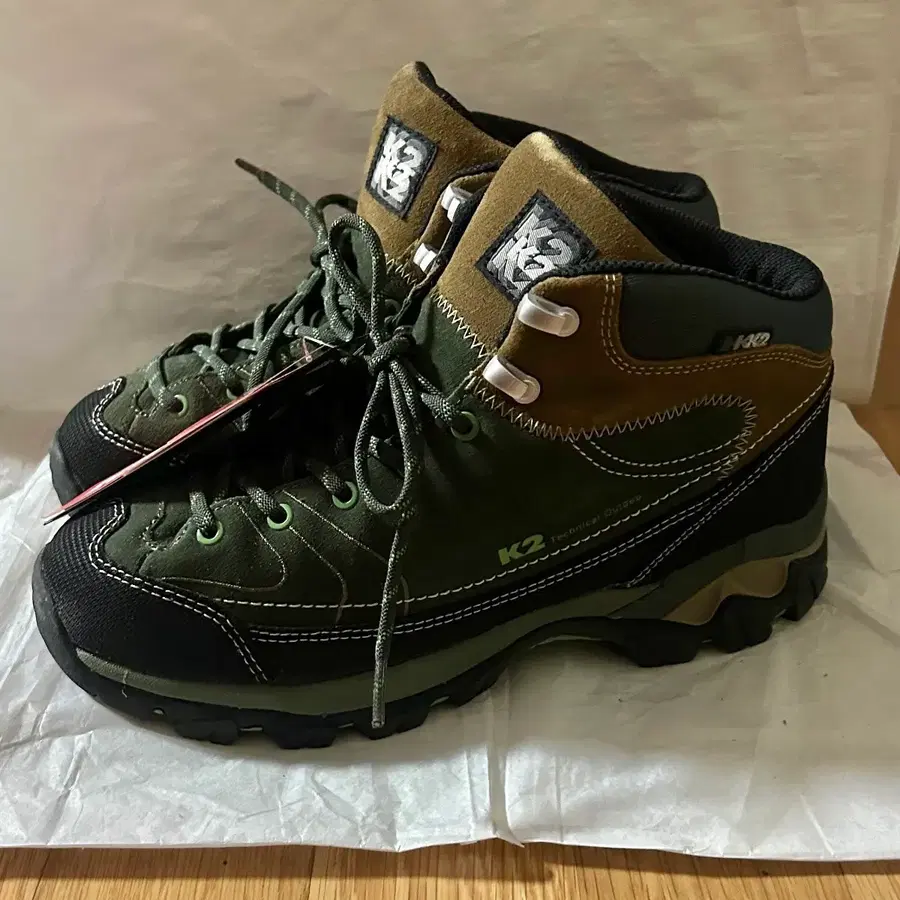 K2 등산화 카키색
