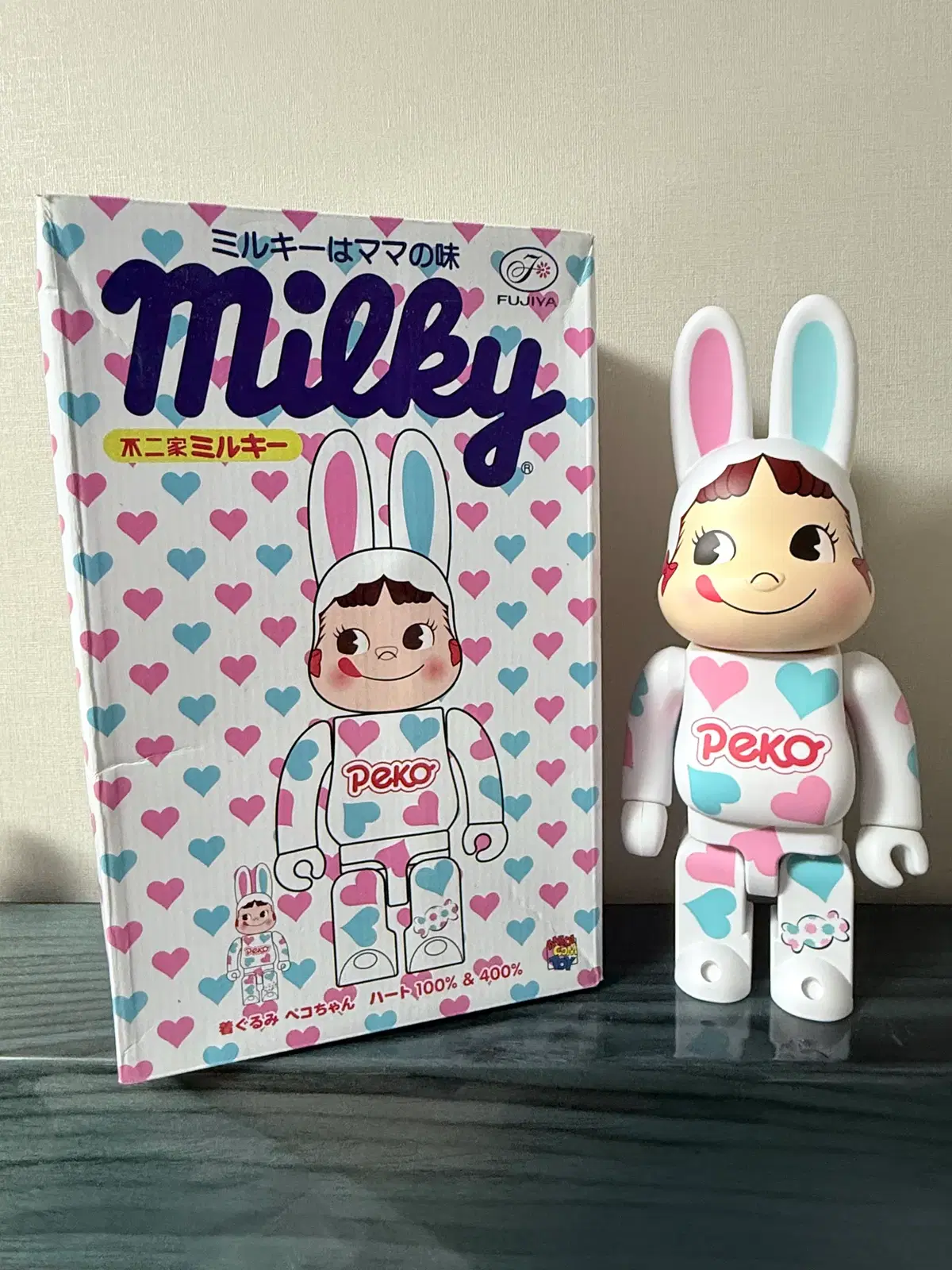 베어브릭 페코짱 Peko Heart 하트 400% + 원박스 / 100% 없음