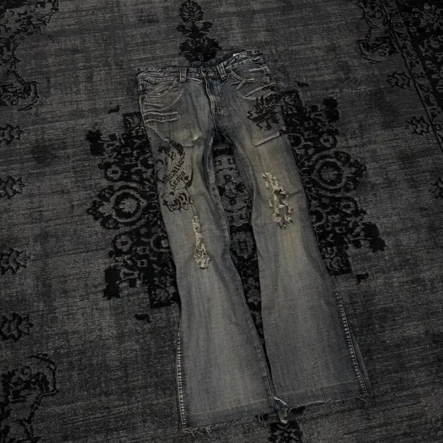 Semantic design 00s dragon denim pants